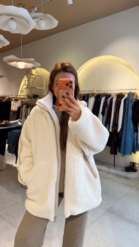 Deri Detaylı Peluş Ceket