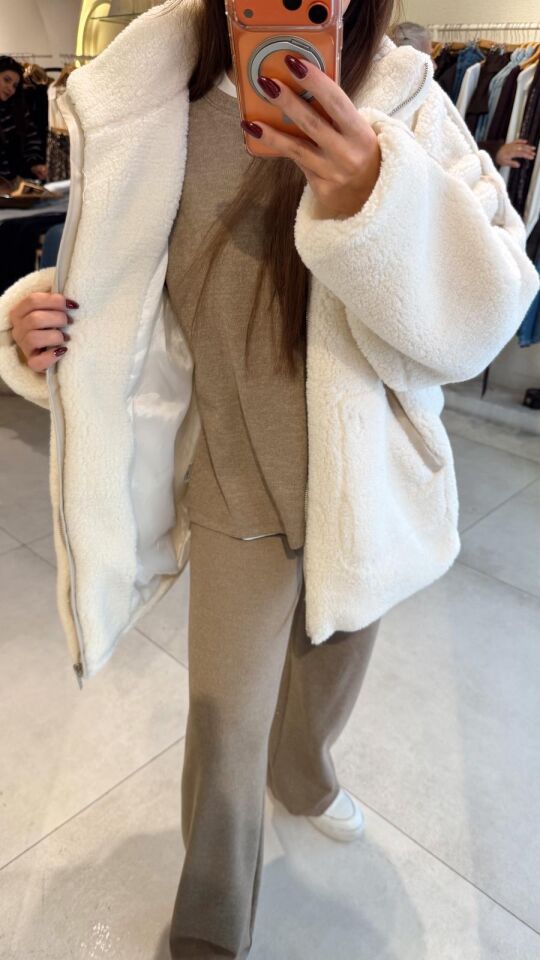 Deri Detaylı Peluş Ceket